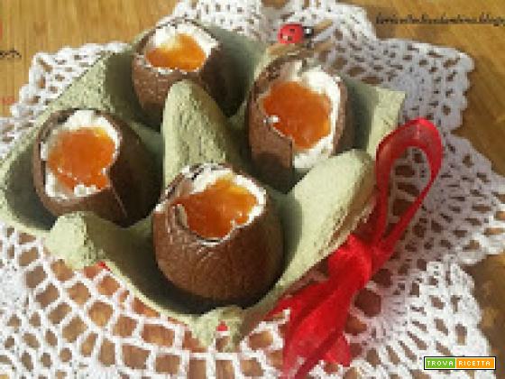 Uova di cioccolato con ripieno al mascarpone.....idea dessert per le feste di Pasqua
