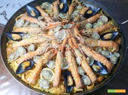 Paella di pesce senza verdure: ricetta spagnola!