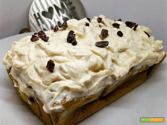 PUMPKIN PLUMCAKE WITH PEANUTS FROSTING
