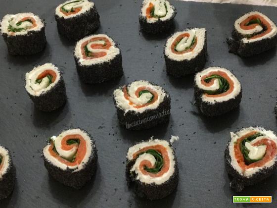 Finto sushi con pancarrè, salmone e rucola