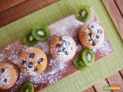 Muffin al cocco con cuore di kiwi e cioccolato