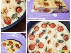 Focaccia Alta e Morbida con Pomodori