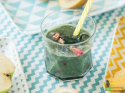 Frullato di banane, kiwi giallo e spirulina e parti con il piede giusto!