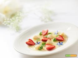 grandine – crema di yogurt allo zenzero, salsa di verbena e fragole al caffè