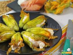 Fiori di zucca ripieni di ricotta salmone