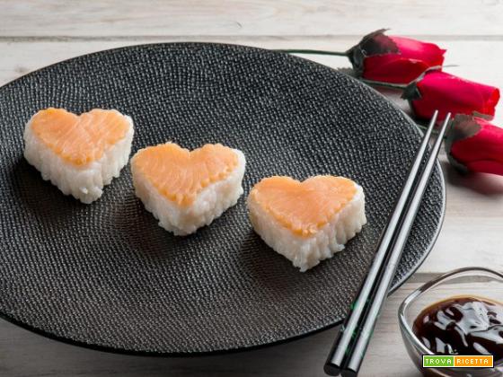 Sushi al salmone: un piatto giapponese per la festa della mamma