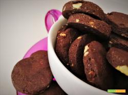 Biscotti al cacao e mandorle senza uova