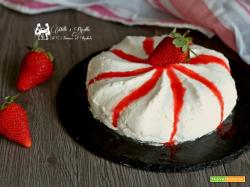 Semifreddo al fruttolo, con salsa di fragole
