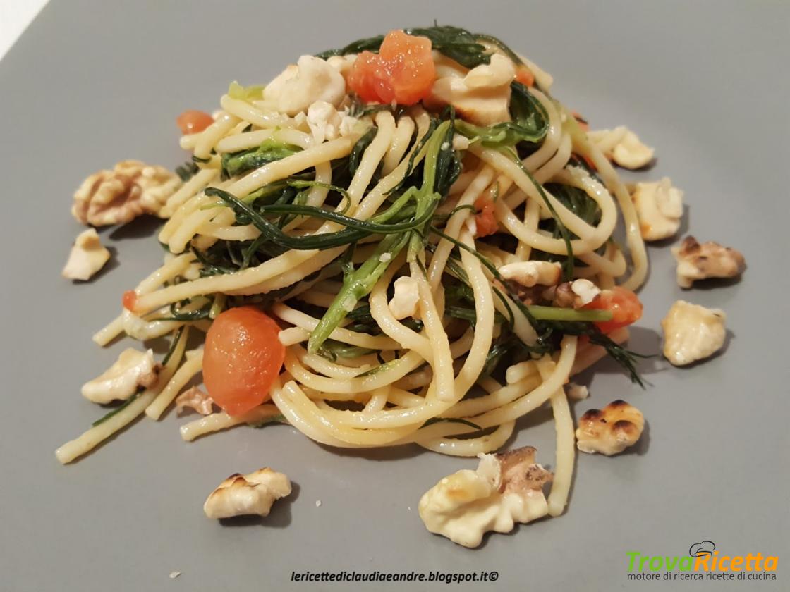 Spaghetti Con Agretti Gorgonzola Noci E Pomodorini Ricetta Trovaricetta Com