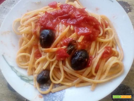 Linguine olive e pomodori