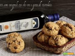 Biscotti semi integrali con olio evo e gocce di cioccolato