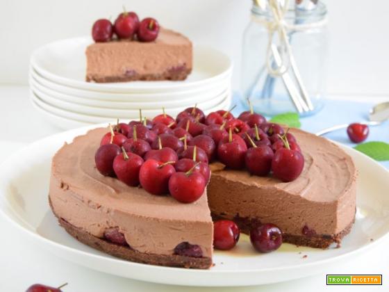 Mousse cake al cioccolato e ciliegie