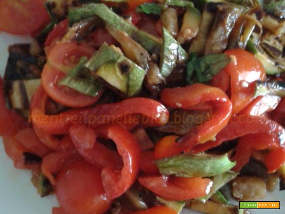 Insalata di verdure grigliate con burrata