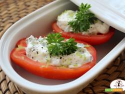 Pomodori con salsa allo yogurt greco