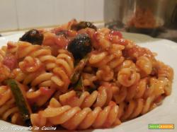 Fusilli con olive, zucchine e pomodoro…