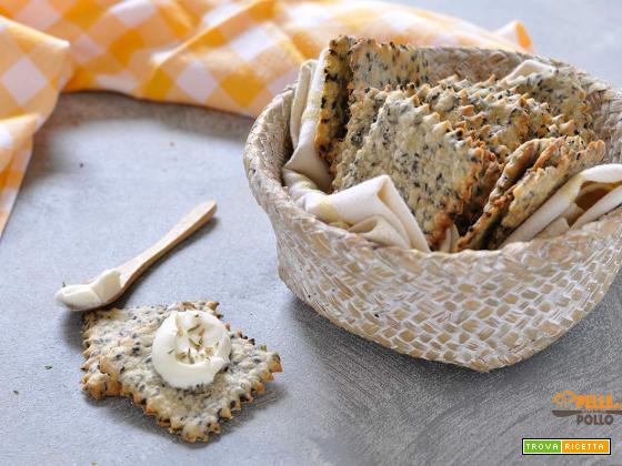 Crackers senza lievito con semi di sesamo