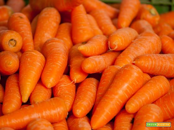 Torta di carote ai pinoli: Ricetta veloce