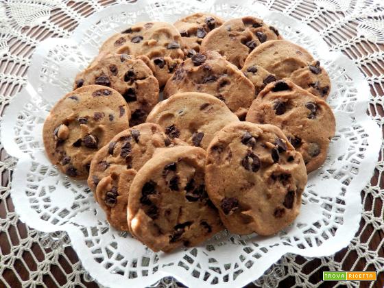 Come fare i biscotti alle gocce di cioccolato in 15 minuti