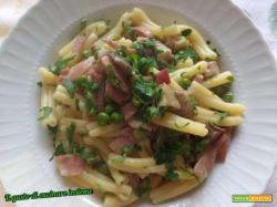 Casereccia con funghi, piselli e speck