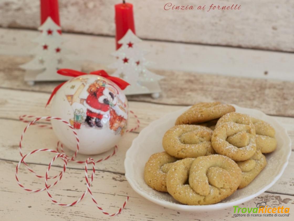 Regali Di Natale Fatti Con Il Bimby.Biscotti Brezel Alla Nocciola Col Bimby Ricetta Trovaricetta Com