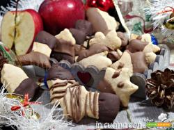 Biscotti natalizi alla mela e cannella