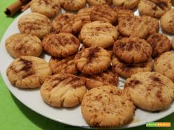 Biscotti con tahina e cannella