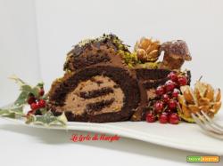 Tronchetto di Natale al cioccolato con sottobosco