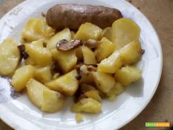 Salsiccia patate e funghi