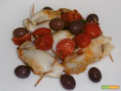 Calamari ripieni con pomodorini e olive