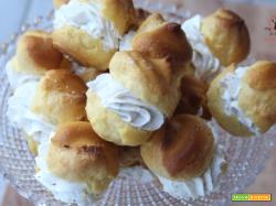 Bignè salati gorgonzola e noci