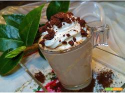 Mousse al caffè con crumble al cacao