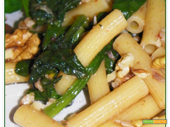 PASTA CON SPINACI E NOCI