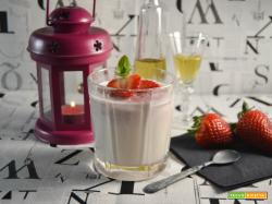Panna cotta aromatizzata alla menta e fragole
