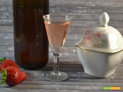 Spumante di sambuco e fragole