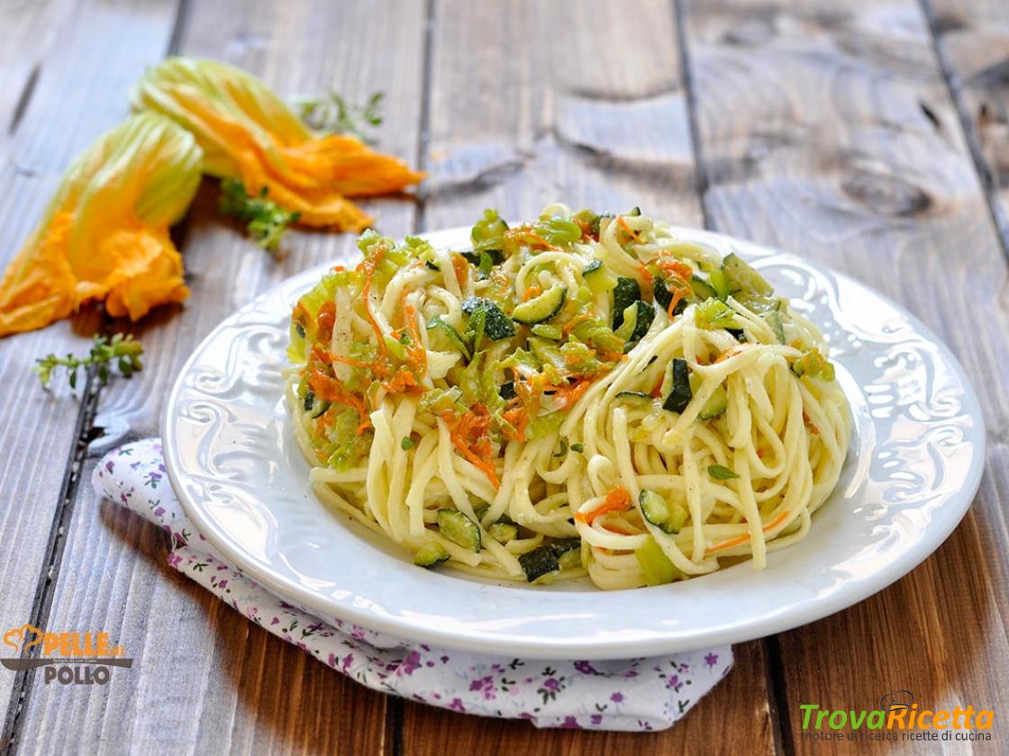 Linguine Con Fiori Di Zucca Zucchine E Ricotta Ricetta Trovaricetta Com