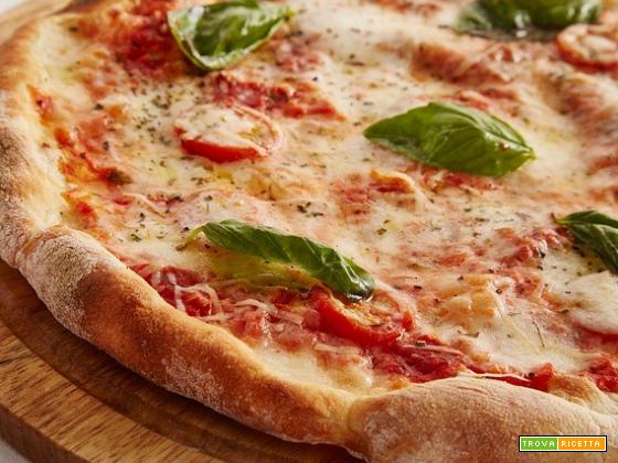 Piazza Napoletana la classica pizza della regina Margherita