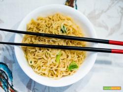 un take away con spaghetti noodles: un tipico piatto giapponese