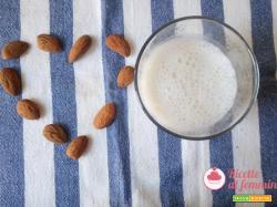 Ricetta del latte di mandorla con il bimby