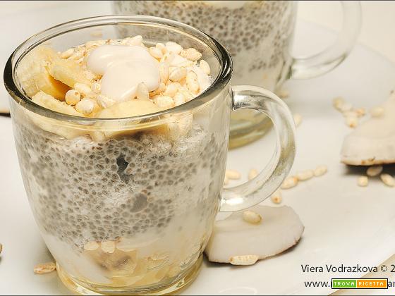 Pudding “Biancomangiare” con semi di chia senza glutine