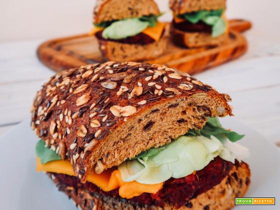 Burger di sorgo, funghi e barbabietola: vegani e senza glutine