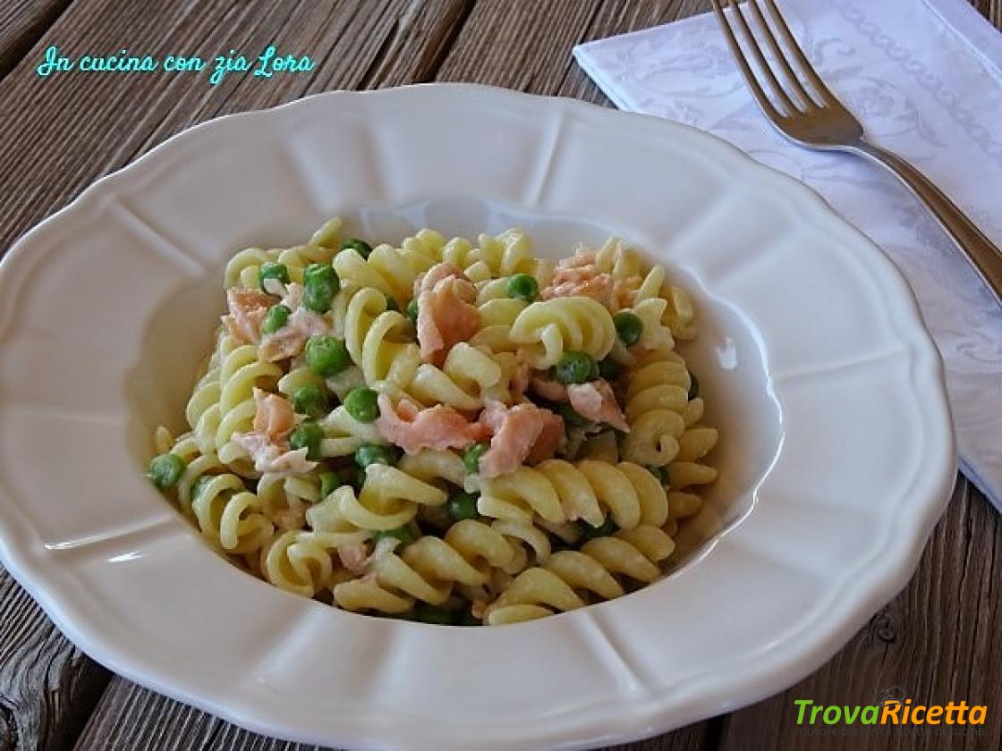 Pasta Con Piselli E Salmone Affumicato Ricetta Trovaricetta Com