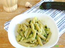 Pasta crema di zucchine e pancetta