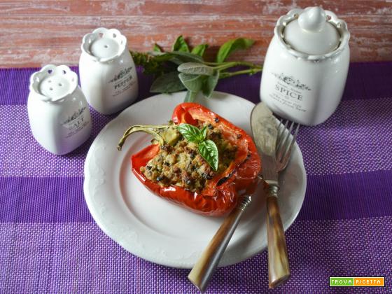 Peperoni al forno ripieni con tonno e olive
