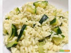 Riso in bianco con zucchine e curry