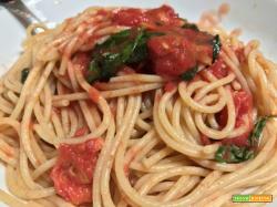Spaghetti con pomodoro fresco