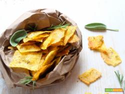 Chips di polenta alle erbe aromatiche, idea riciclo