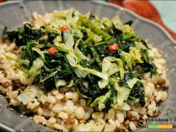Una cavolata per pranzo con orzo e lenticchie