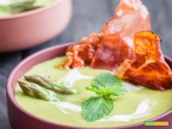 CREMA ASPARAGI PISELLI MENTA E SPECK CROCCANTE