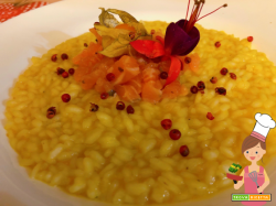 Risotto alchechengi e salmone marinato
