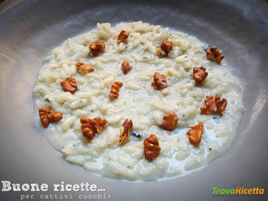 Risotto Gorgonzola E Noci Ricetta Trovaricetta Com